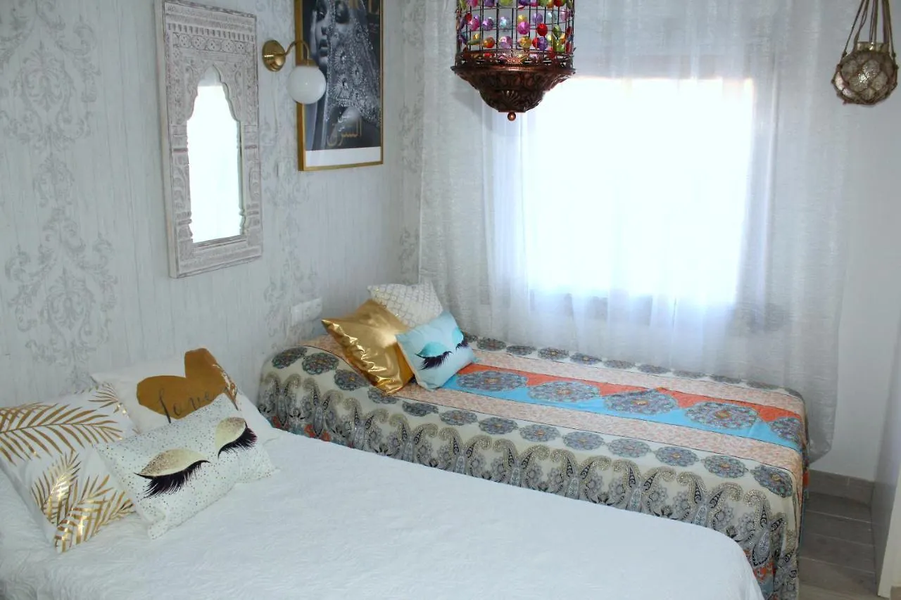 Cosmo Grey Apartment L'Hospitalet de Llobregat 0*,  Spain
